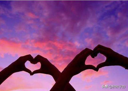 哄女朋友睡觉的故事超甜（哄女朋友睡觉的故事甜短一点）